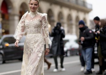 Bridal trend: Η μεγαλύτερη τάση του 2023 θα είναι να φοράς το νυφικό σου σαν φόρεμα