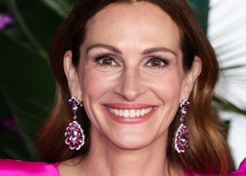 Julia Roberts: Ξέρει πώς να υποστηρίξει το ανδρόγυνο look όπως καμία άλλη