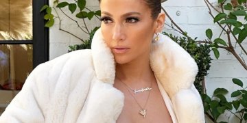 Jennifer Lopez: Αποκαλύπτει τα μυστικά της ομορφιάς και της λάμψης της