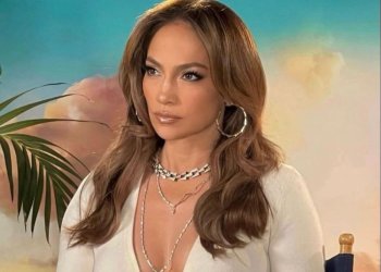 Jennifer Lopez: Το ανοιξιάτικο μανικιούρ της είναι μια όαση μέσα στο Χειμώνα