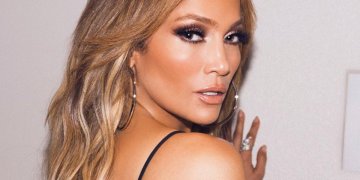 Jennifer Lopez: Το τρικ για λαμπερό βλέμμα είναι μια έκπληξη