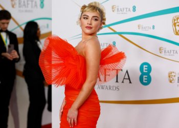 BAFTAs 2023: Το χτένισμα της Florence Pugh που μοιάζει με γλυπτό αξίζει βραβείο