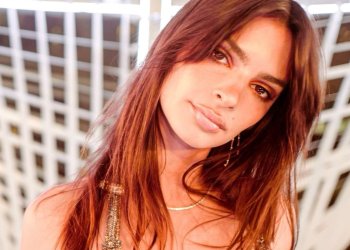 Emily Ratajkowski: Το curly look της θα σε εμπνεύσει