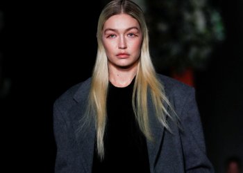 Στο show της Prada το βλέμμα είναι exotic με τον πιο εξεζητημένο τρόπο