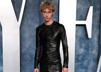 O Troye Sivan με Diesel ήταν από τις πιο ανατρεπτικές παρουσίες του πάρτι του Vanity Fair μετά τα Oscars