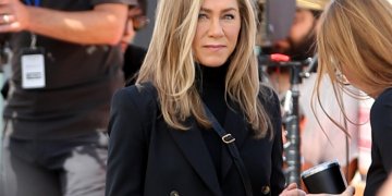 Jennifer Aniston: Μόλις υιοθέτησε την πιο μοντέρνα εκδοχή του iconic “The Rachel” κουρέματος