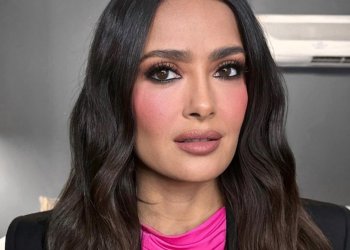 Salma Hayek: Οι πλεξούδες της είναι το inspo της ημέρας