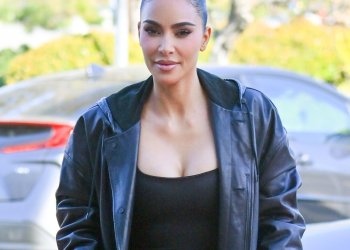 6 μαγιό από τα SKIMS της Kim Kardashian που θα αγοράζαμε τώρα για να μας βρει έτοιμες το καλοκαίρι