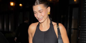 Get the look: Η Hailey Bieber φόρεσε το πιο κολακευτικό φόρεμα για date night