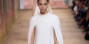 Dior Couture Fall 2023-2024: Η αποθέωση του κεντήματος σε δημιουργίες για μυθικές θεότητες