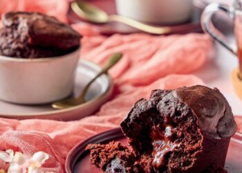 Σοκολατένια lava cakes, vegan