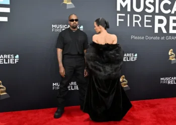 Bianca Censori: Πώς βίωσε η ίδια τη γυμνή εμφάνισή της στα Grammy