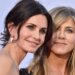 Η Courteney Cox εύχεται “χρόνια πολλά” στη Jennifer Aniston με μία κοινή τους φωτογραφία από το παρελθόν